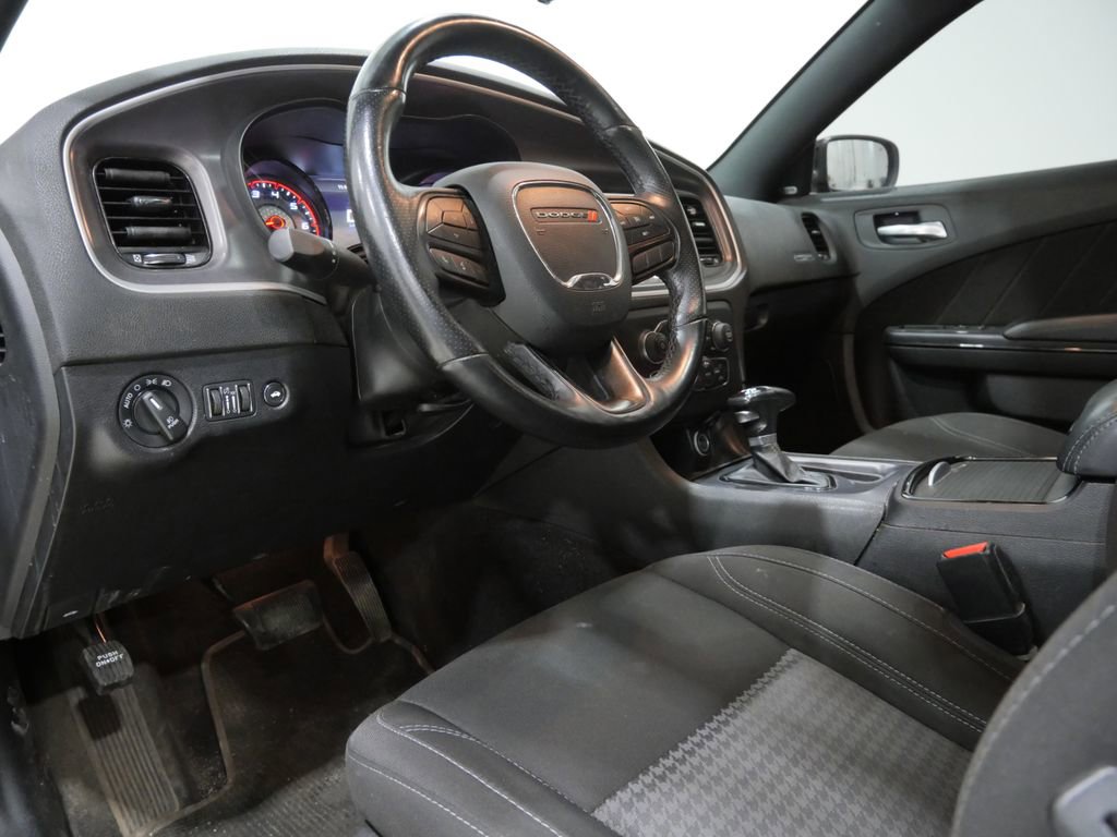 Used 2022 Dodge Charger SXT w/ Blacktop Package AWD/4WD image 12