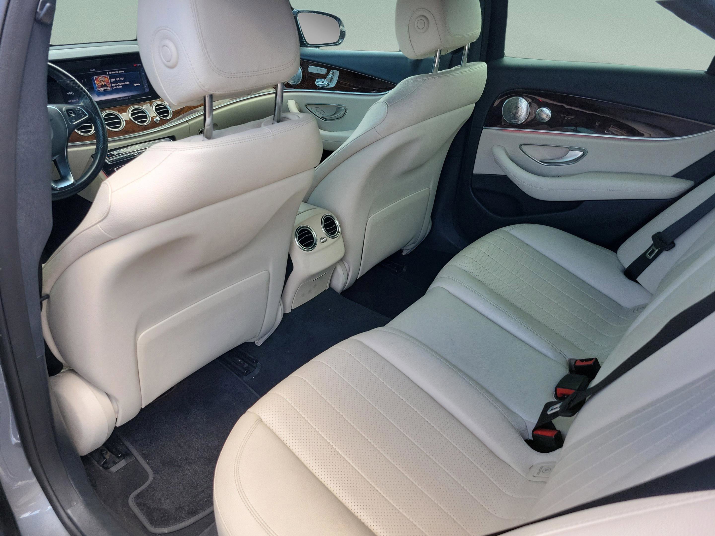 Used 2017 Mercedes-Benz E 300 4MATIC image 10
