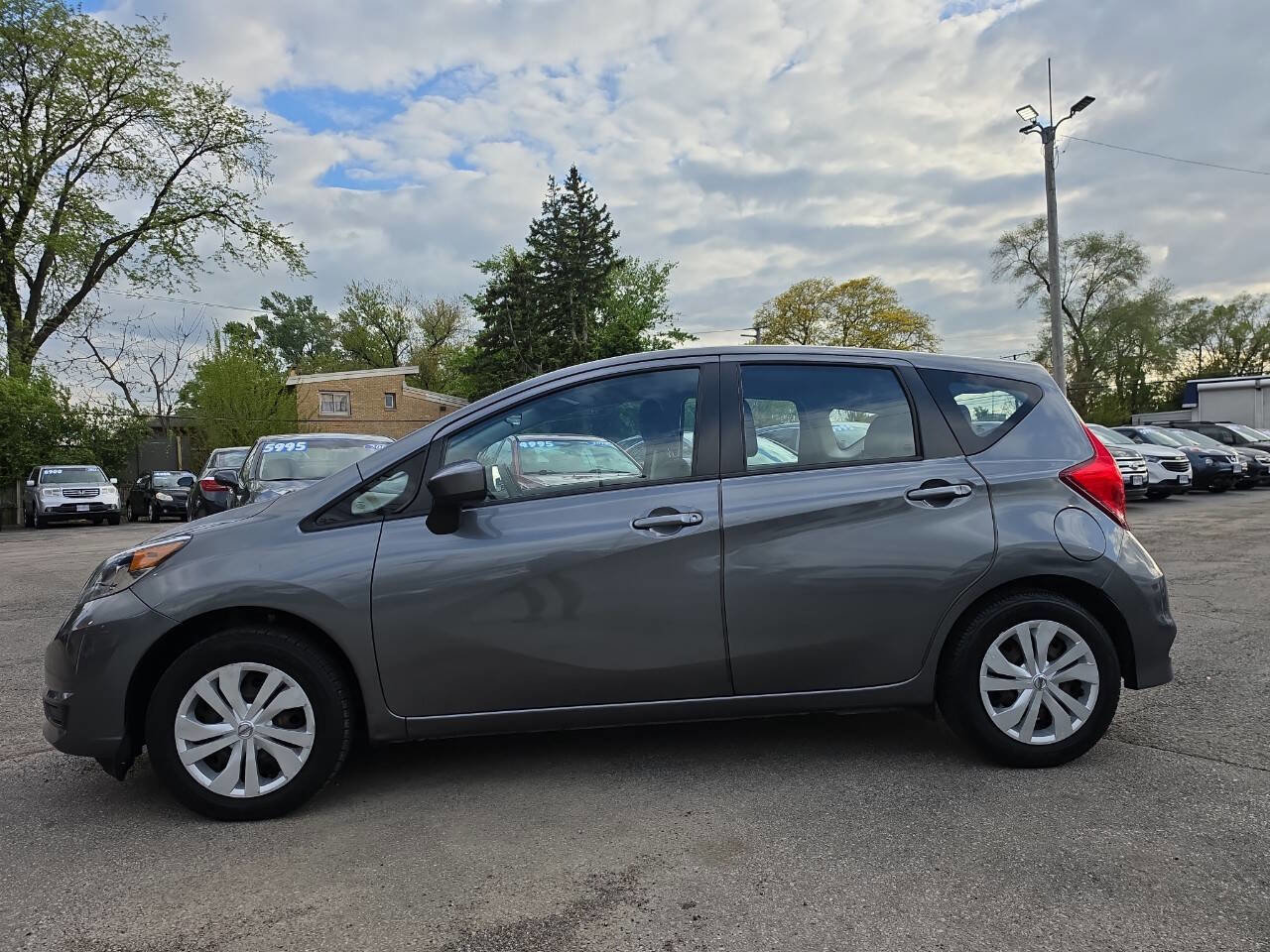 Used 2019 Nissan Versa Note SV FWD image 3