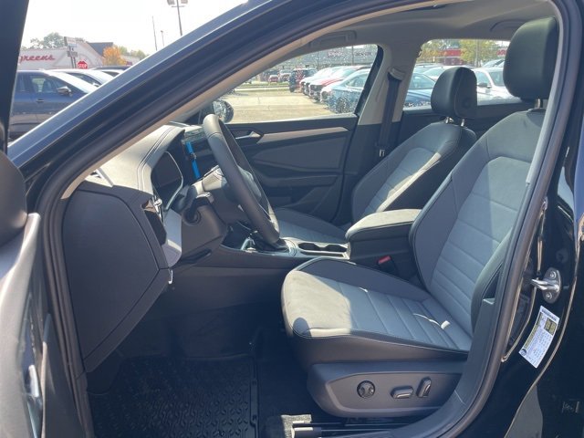 New 2026 Volkswagen Jetta SE image 8