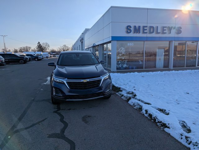 Used 2023 Chevrolet Equinox LT image 2