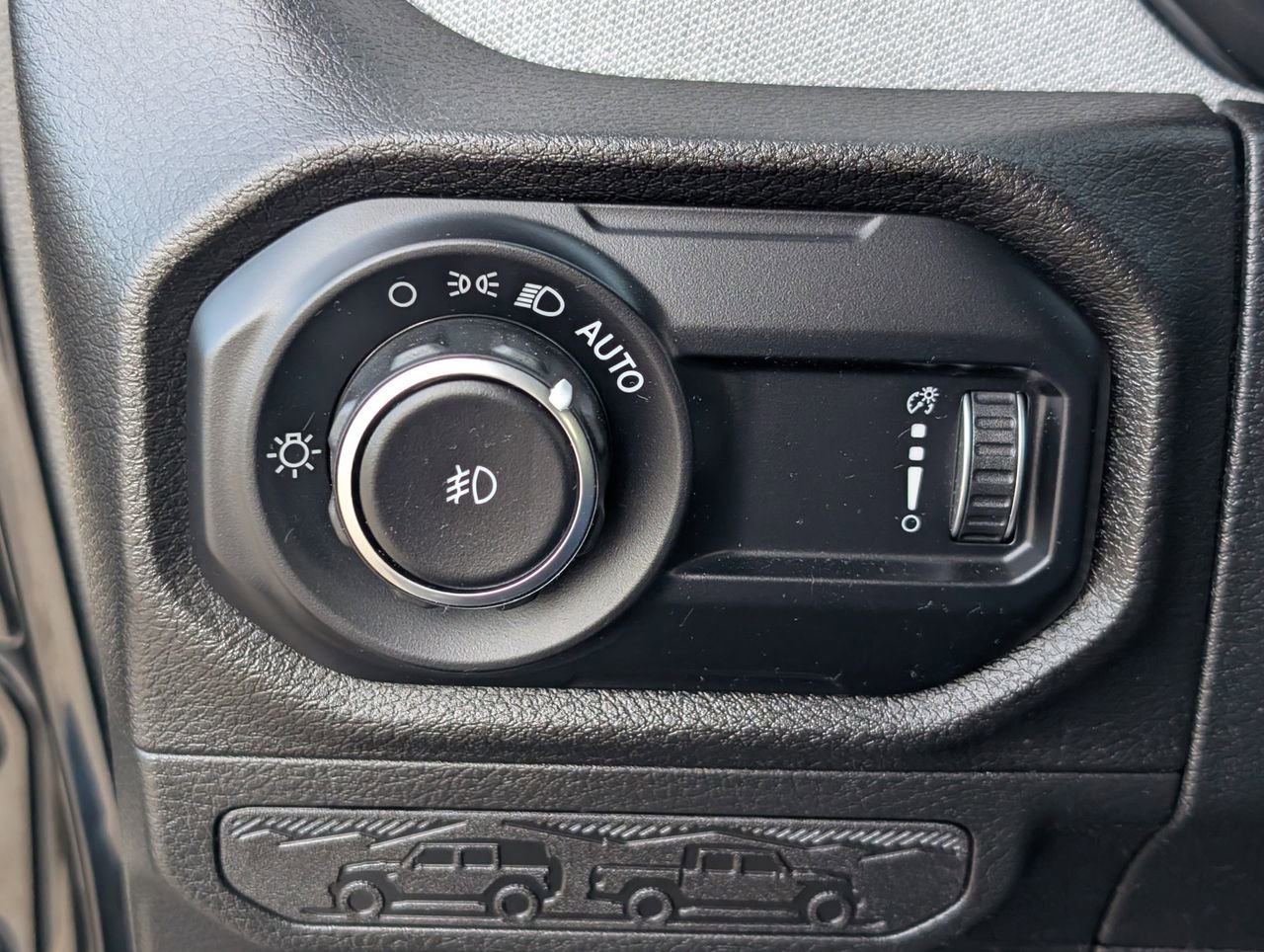 Used 2025 Jeep Wrangler Sport S image 22