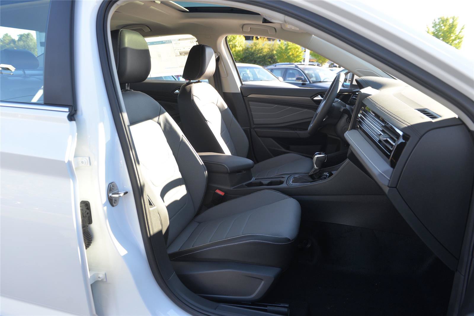 New 2027 Volkswagen Jetta SEL FWD image 13