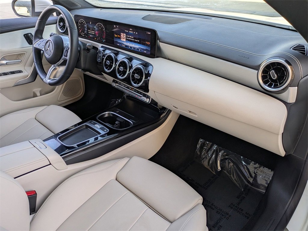 Used 2025 Mercedes-Benz CLA 250 image 28