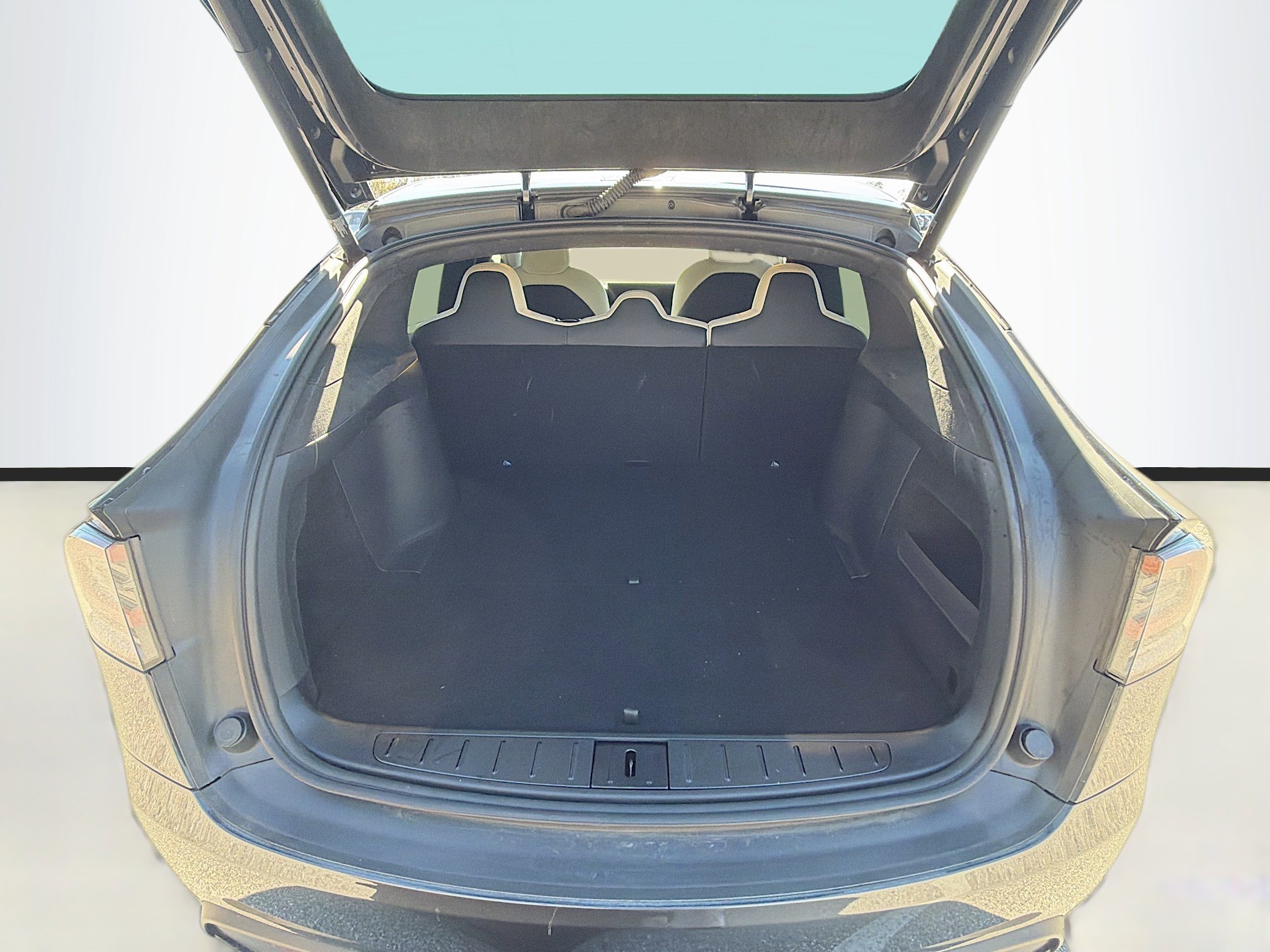 Used 2024 Tesla Model X image 12