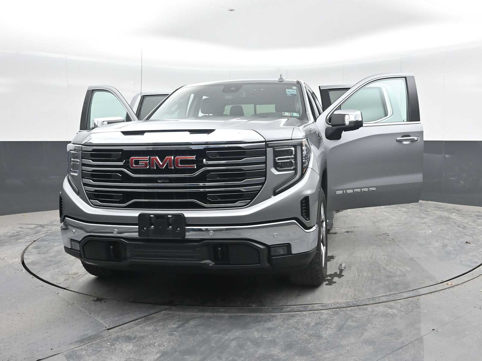 Used 2024 GMC Sierra 1500 SLT w/ SLT Premium Plus Package AWD/4WD image 38