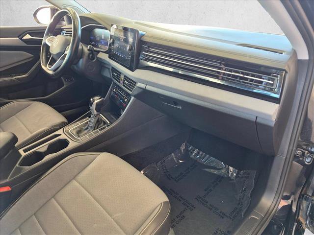Used 2025 Volkswagen Jetta SE FWD image 27