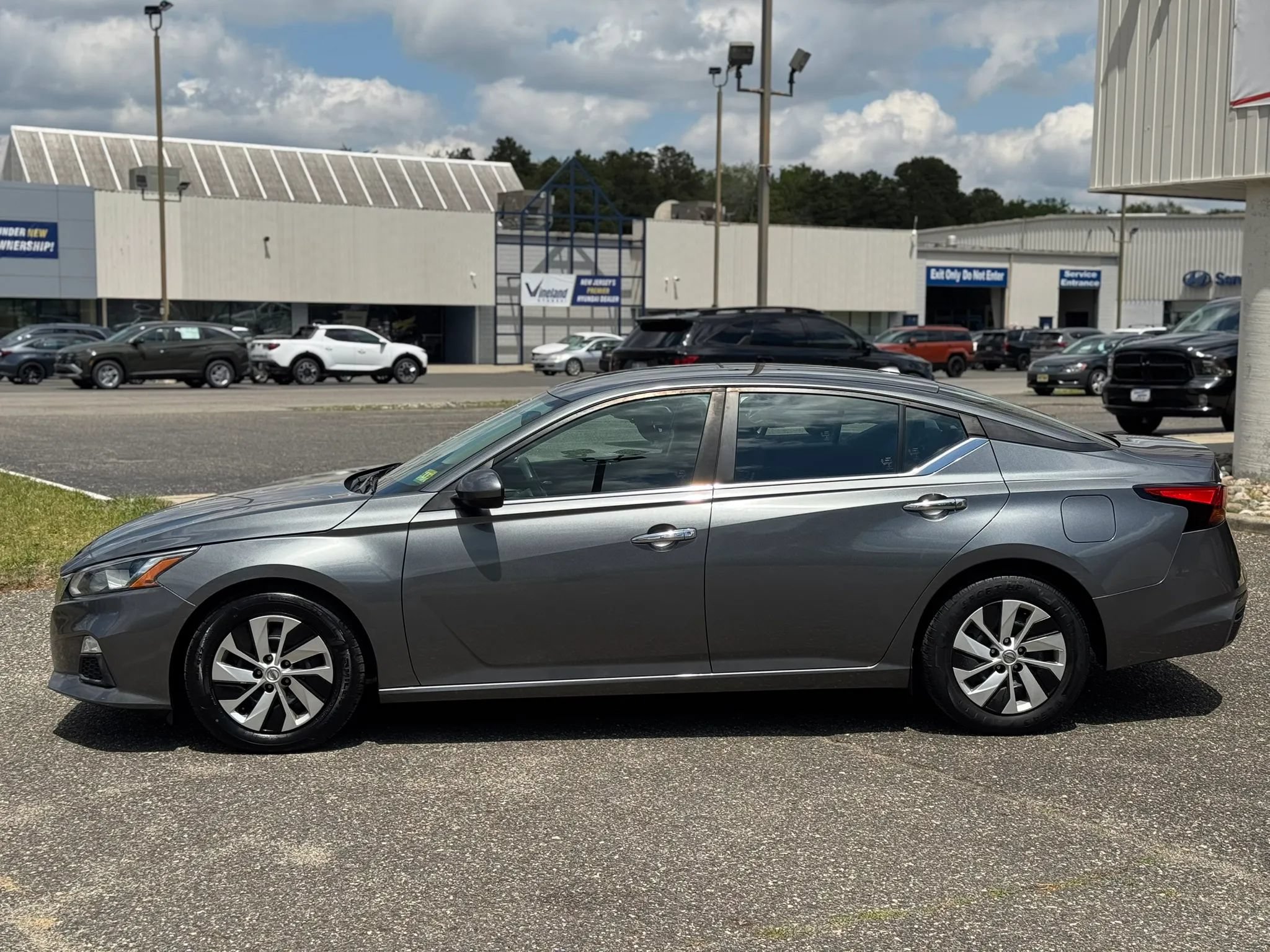Used 2019 Nissan Altima 2.5 S FWD image 2