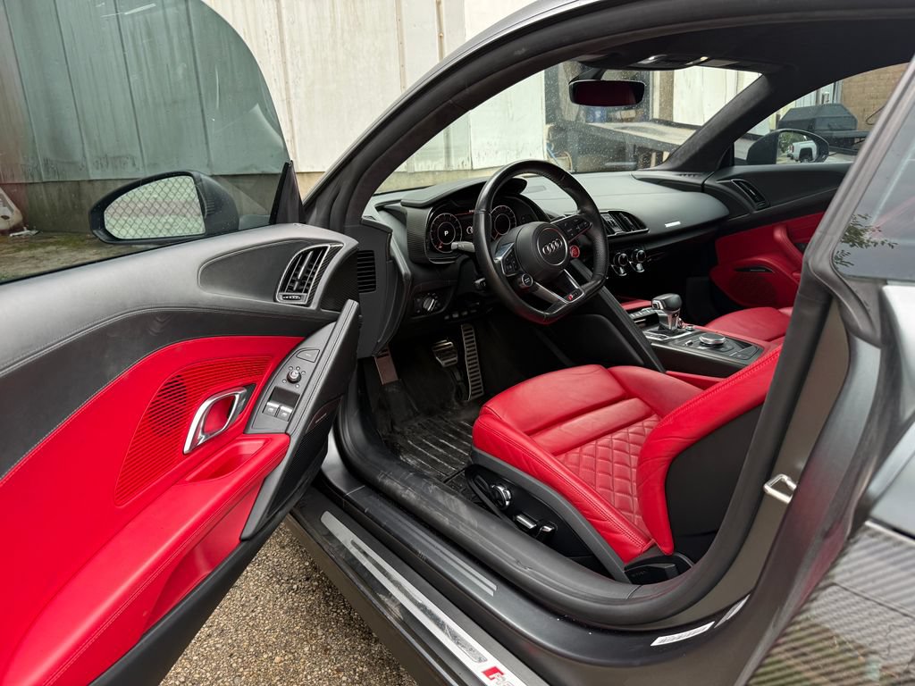 Used 2017 Audi R8 V10 w/ Carbon Exterior Package AWD/4WD image 5