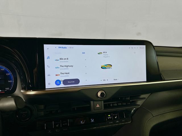 Used 2023 Toyota Crown XLE image 14