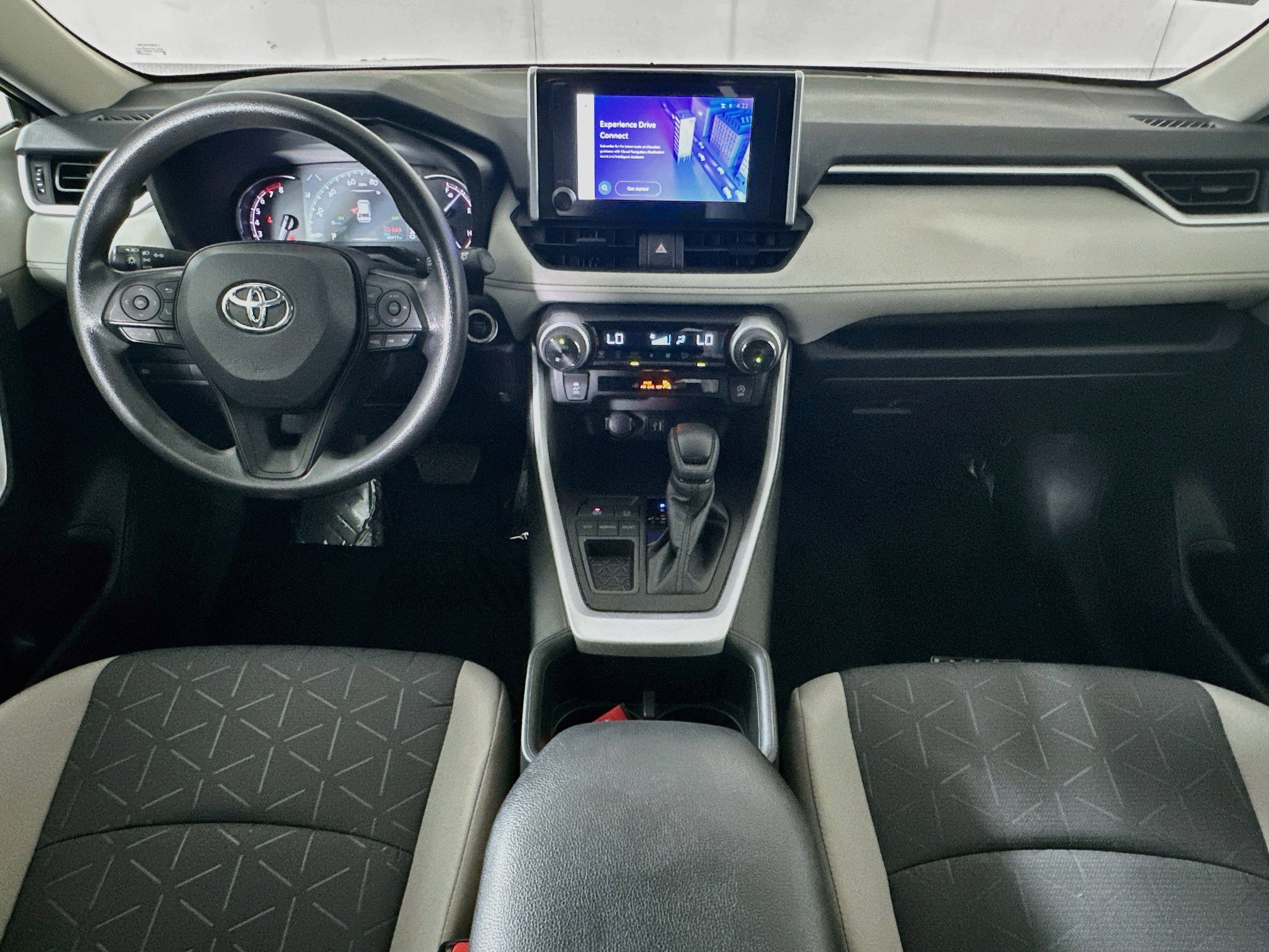 Used 2024 Toyota RAV4 XLE w/ Convenience Package FWD image 27
