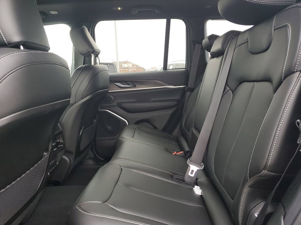 New 2026 Jeep Grand Cherokee Limited image 11
