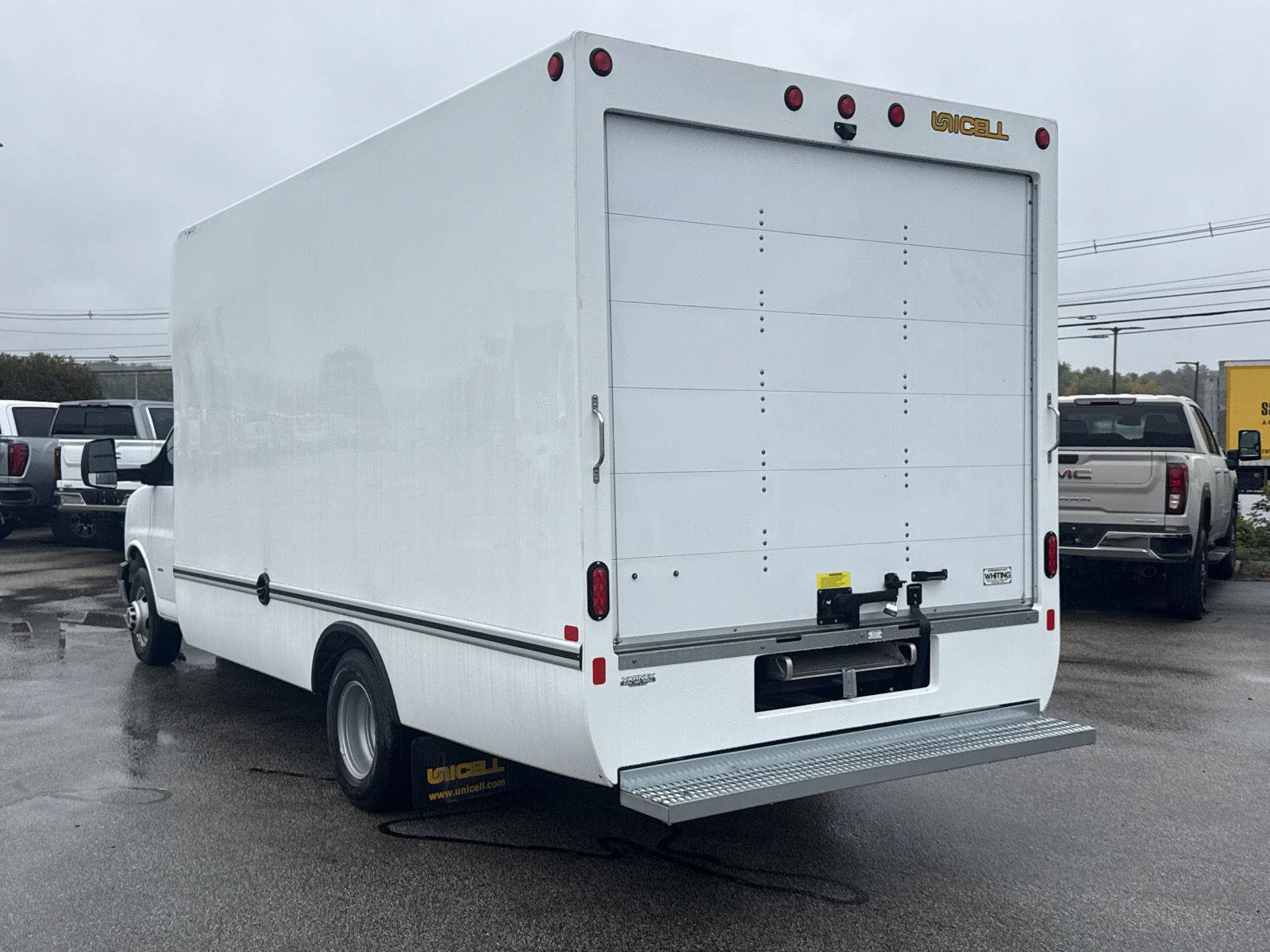 New 2026 GMC Savana 3500 Extended w/ Power Convenience Package RWD image 4