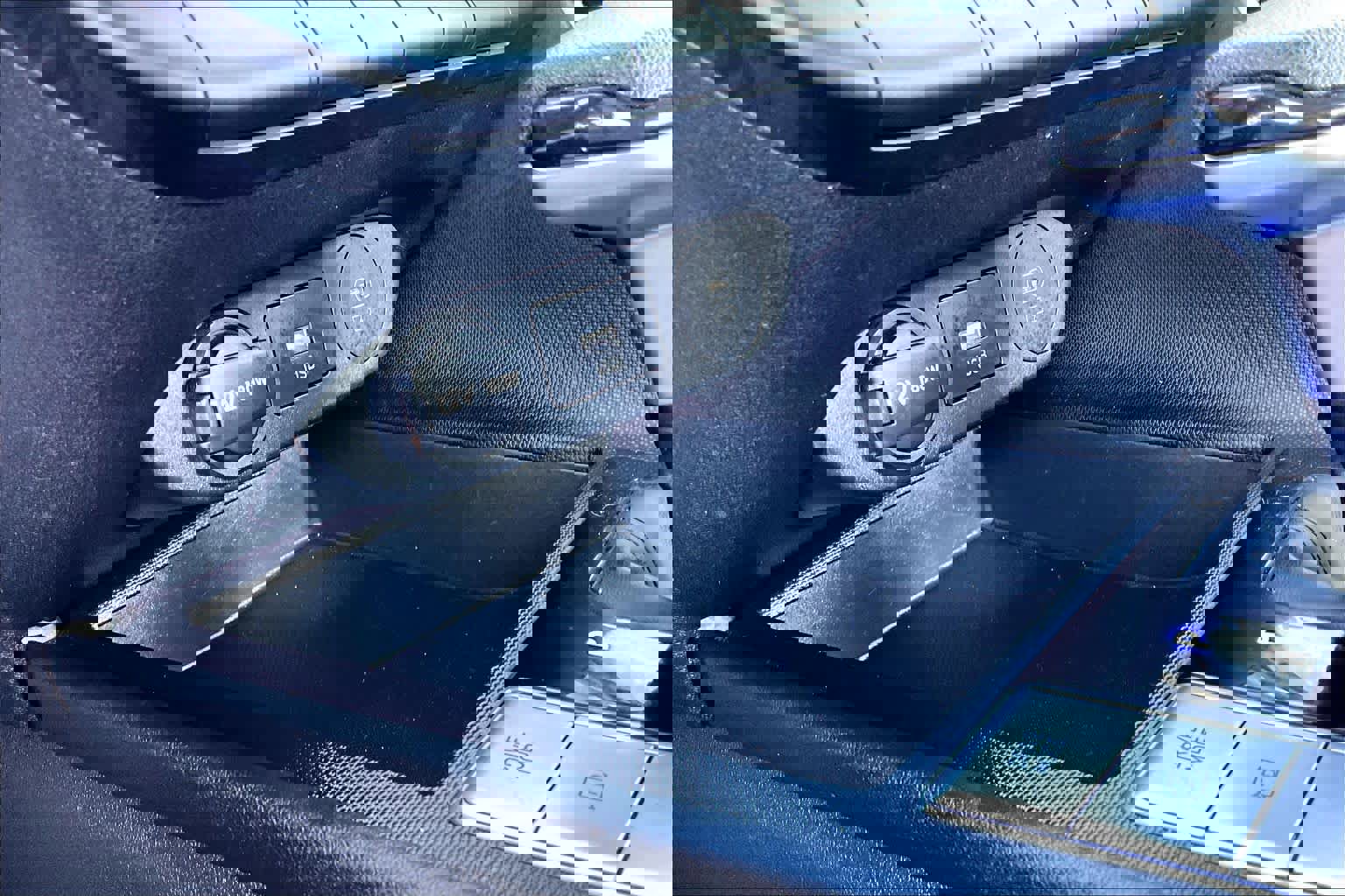 Used 2024 Hyundai Elantra SEL image 30