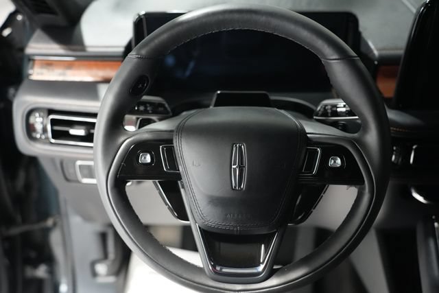 Used 2025 Lincoln Aviator Black Label AWD/4WD image 17