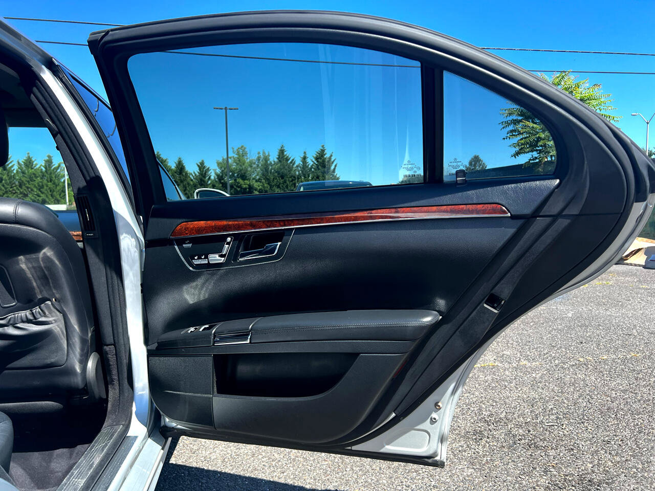 Used 2009 Mercedes-Benz S 550 4MATIC image 23