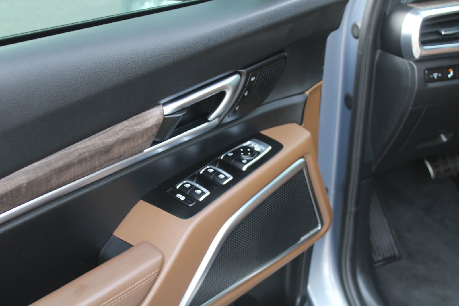 Used 2022 Kia Telluride SX w/ SX Prestige Package image 20