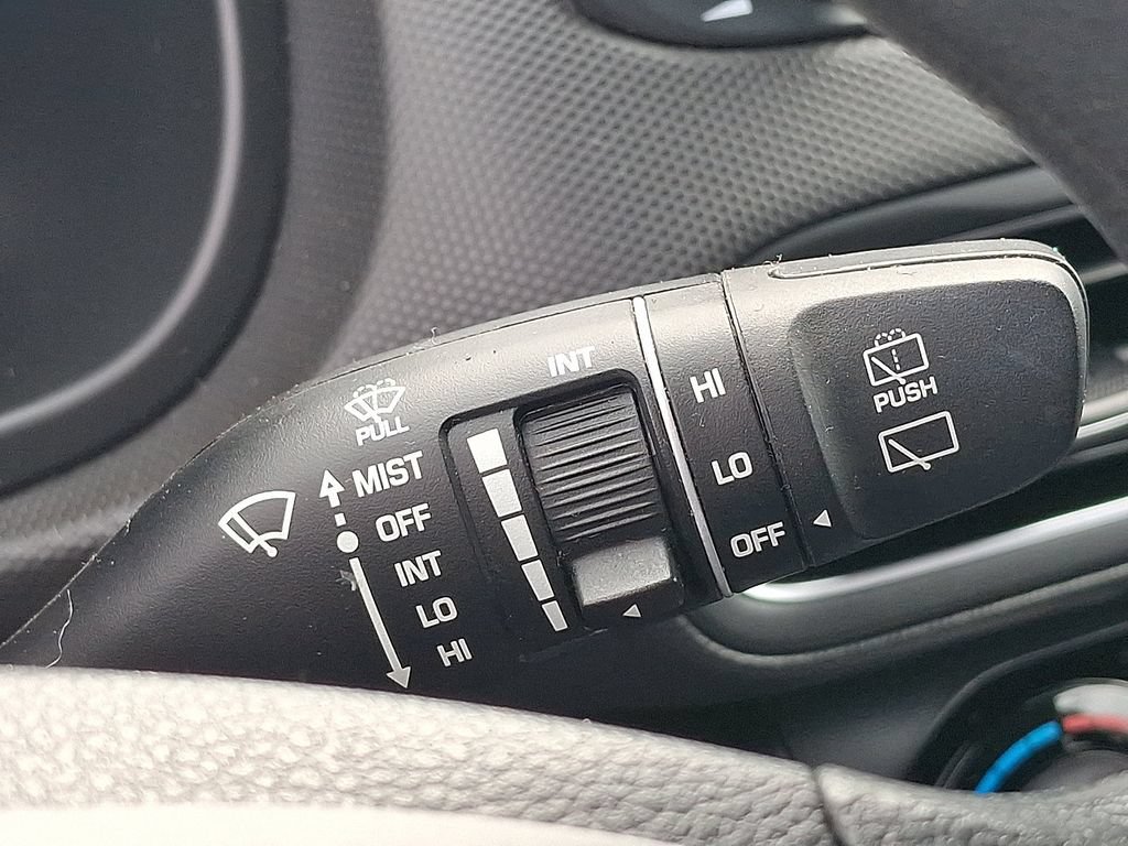 Used 2023 Hyundai Kona SEL AWD/4WD image 24