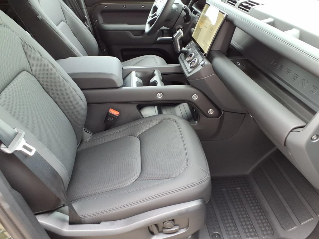 New 2026 Land Rover Defender 110 S AWD/4WD image 7