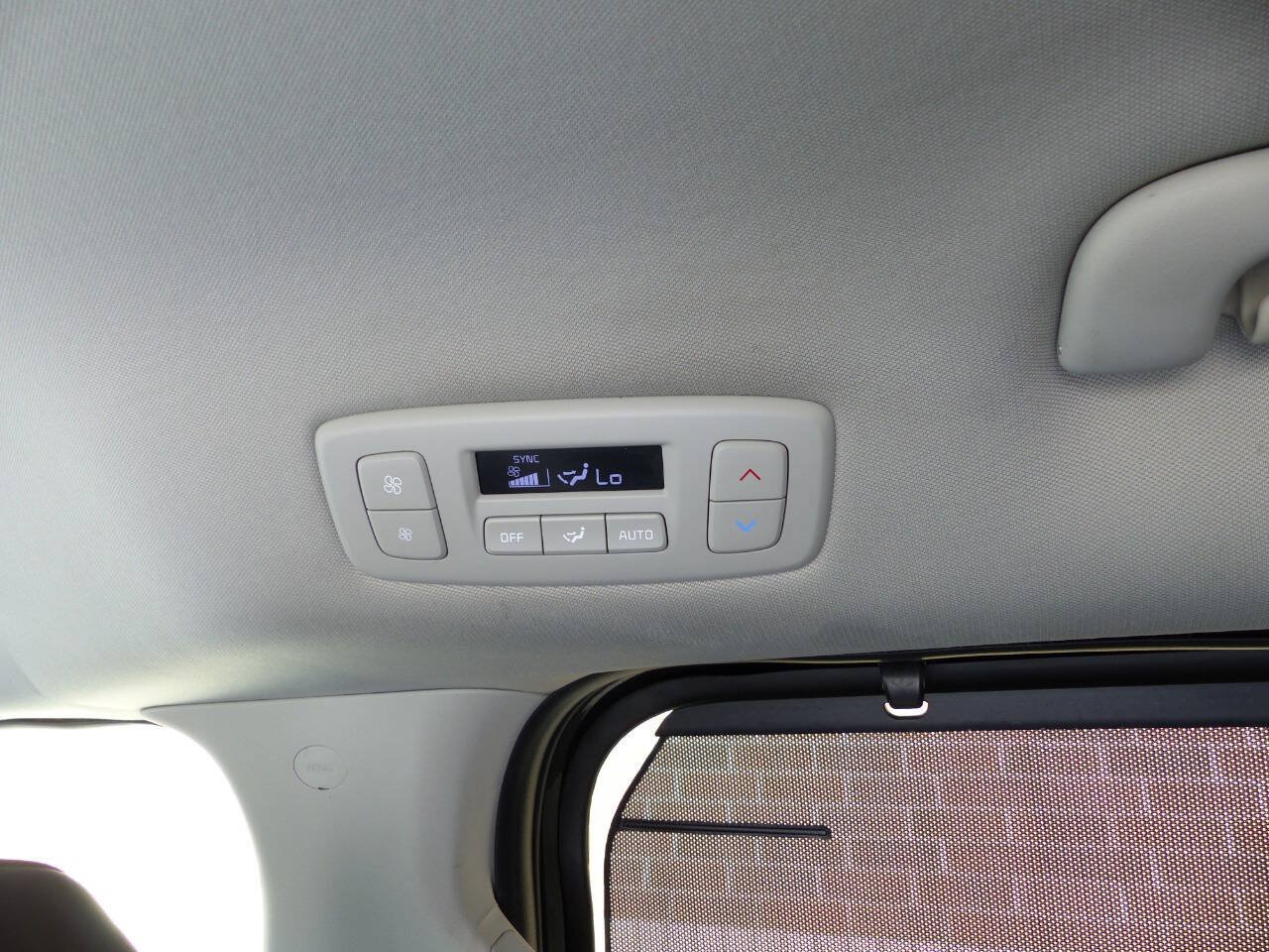 Used 2025 Kia Carnival EX FWD image 56