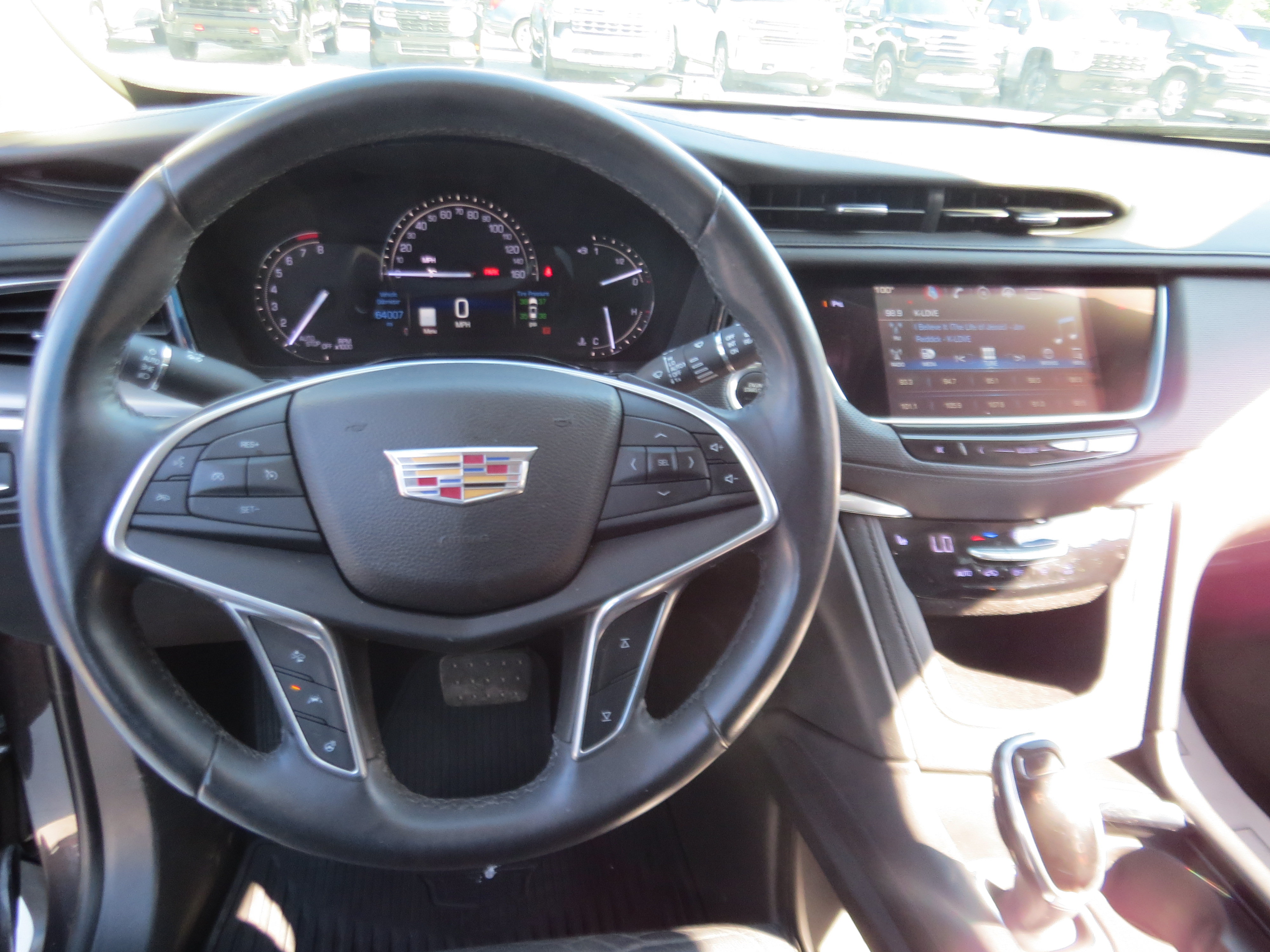 Certified 2017 Cadillac XT5 Luxury w/ Driver Awareness Package FWD image 15