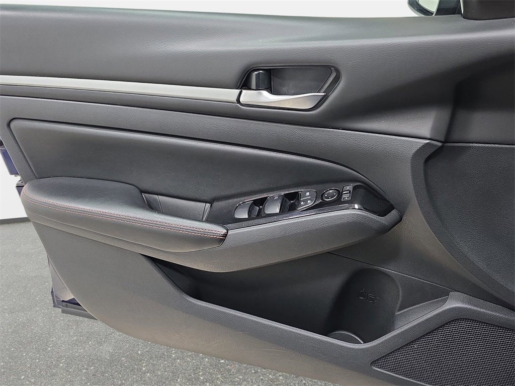 Used 2024 Nissan Altima 2.5 SR image 26
