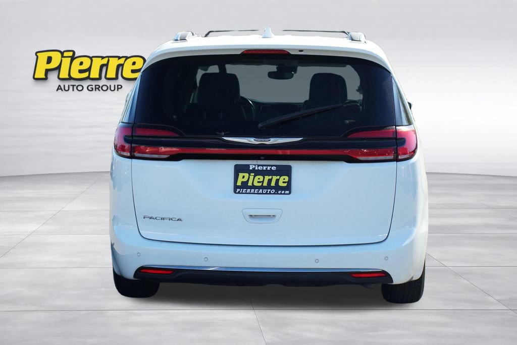 Used 2021 Chrysler Pacifica Touring-L FWD image 6