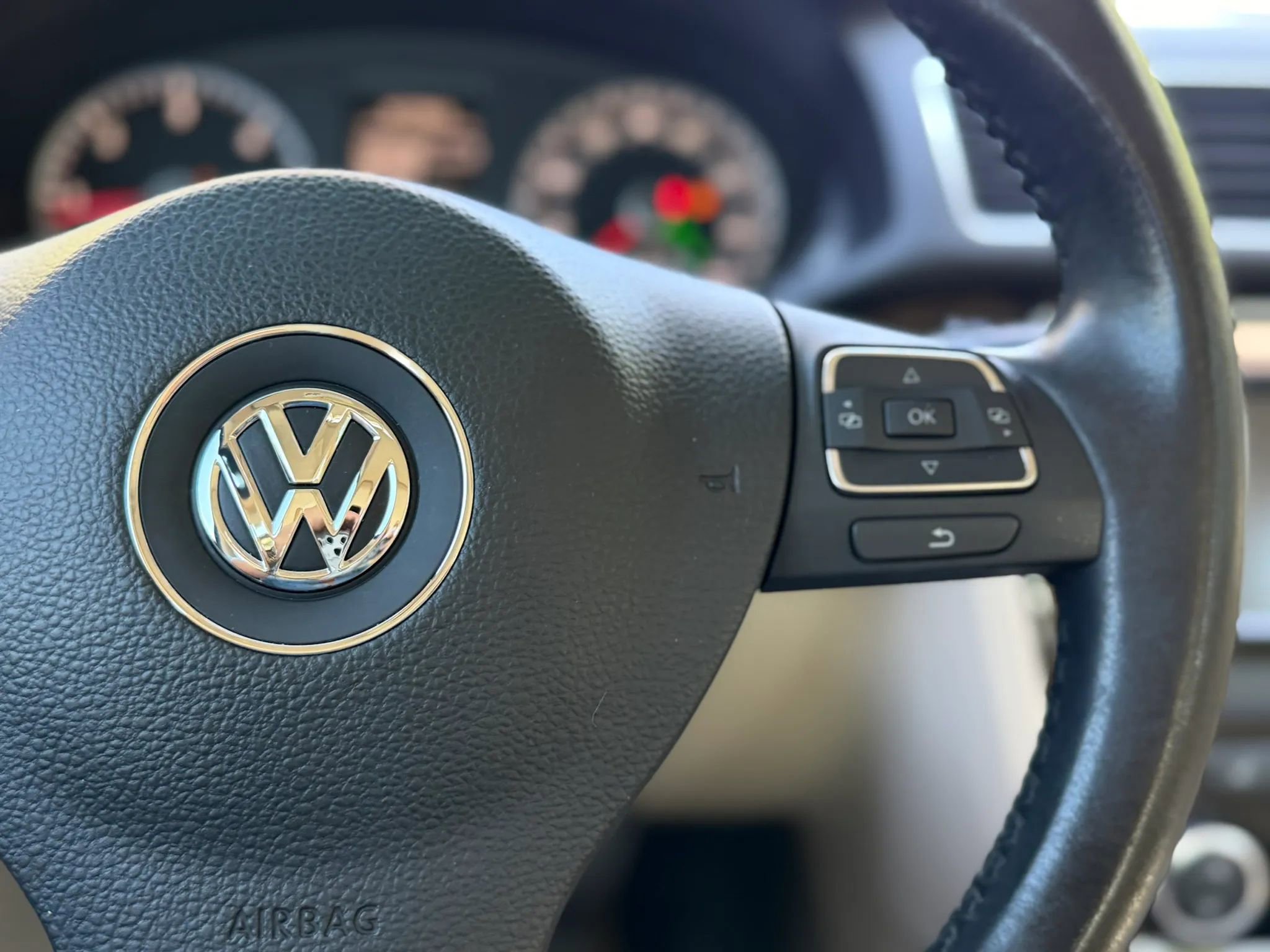 Used 2014 Volkswagen Passat TDI SEL Premium FWD image 27