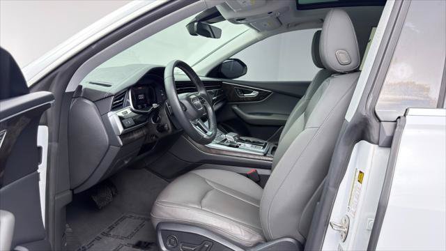 Used 2023 Audi Q8 Premium w/ Convenience Package AWD/4WD image 14