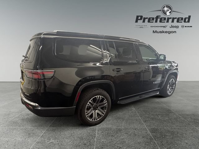 Used 2022 Jeep Wagoneer Series III AWD/4WD image 17