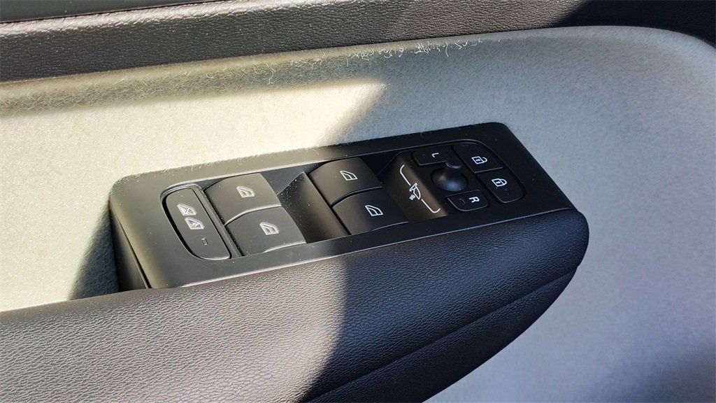 New 2026 Volvo XC40 B5 Ultra w/ Climate Package image 10