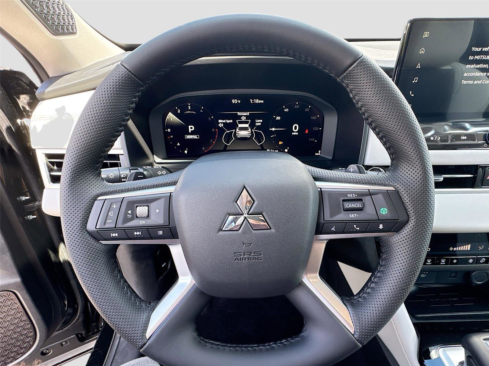 New 2025 Mitsubishi Outlander SE image 11