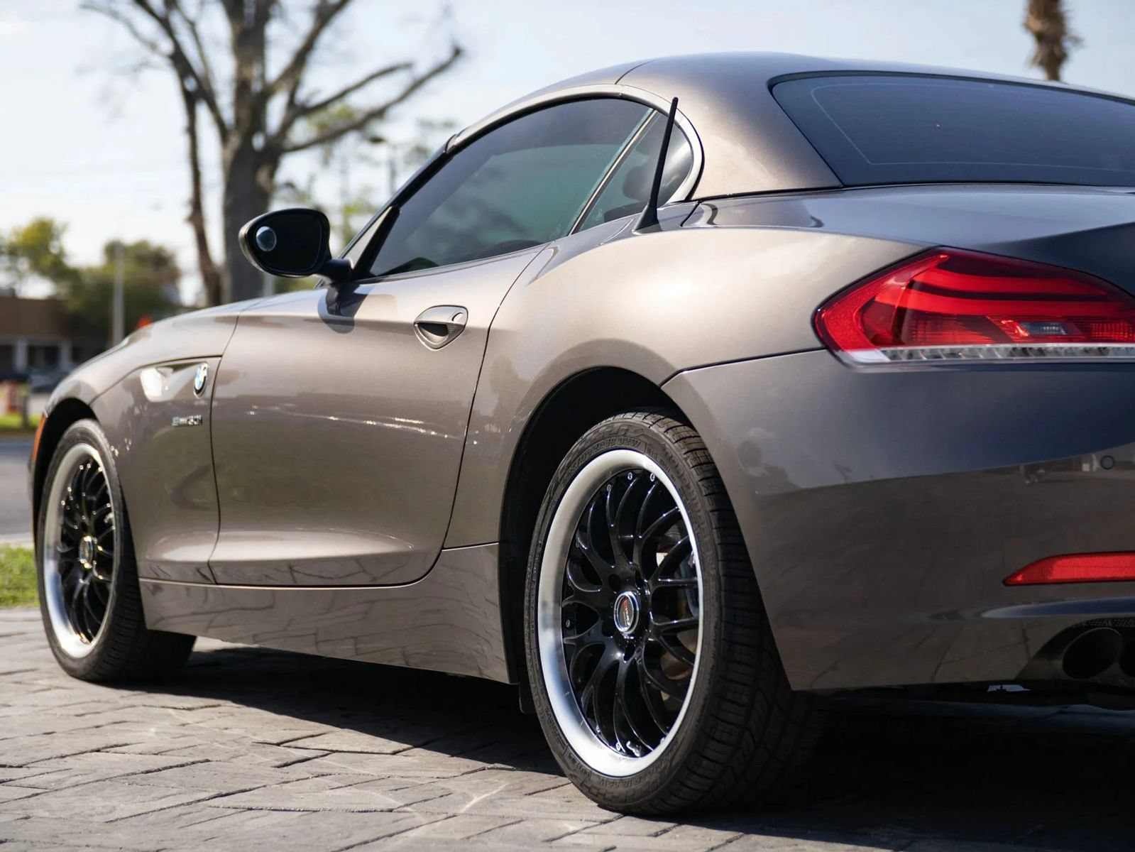 Used 2011 BMW Z4 sDrive30i RWD image 19