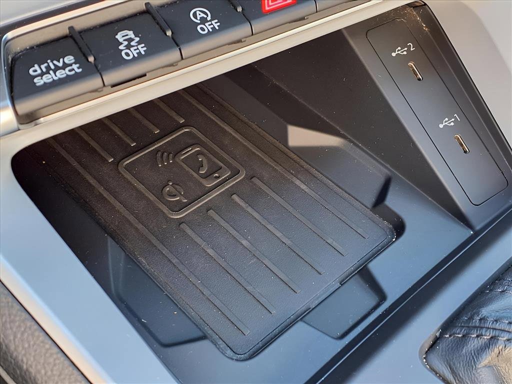 Used 2024 Audi Q3 2.0T Premium image 12