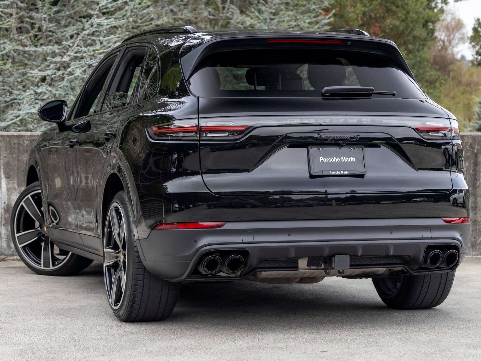 Certified 2022 Porsche Cayenne S AWD/4WD image 3