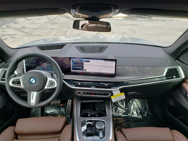 New 2026 BMW X5 xDrive50e w/ M Sport Package image 13