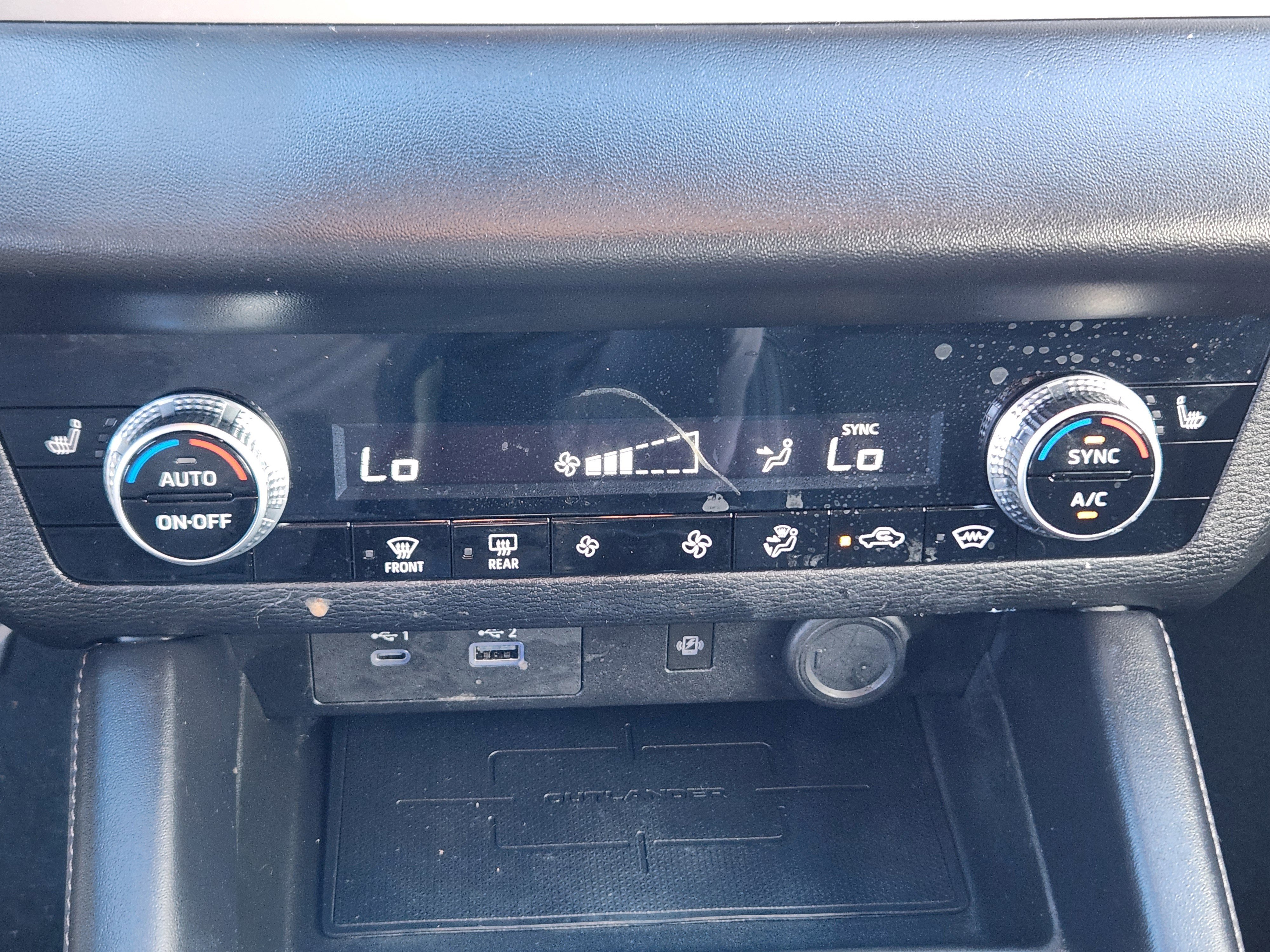 Used 2023 Mitsubishi Outlander SE image 15