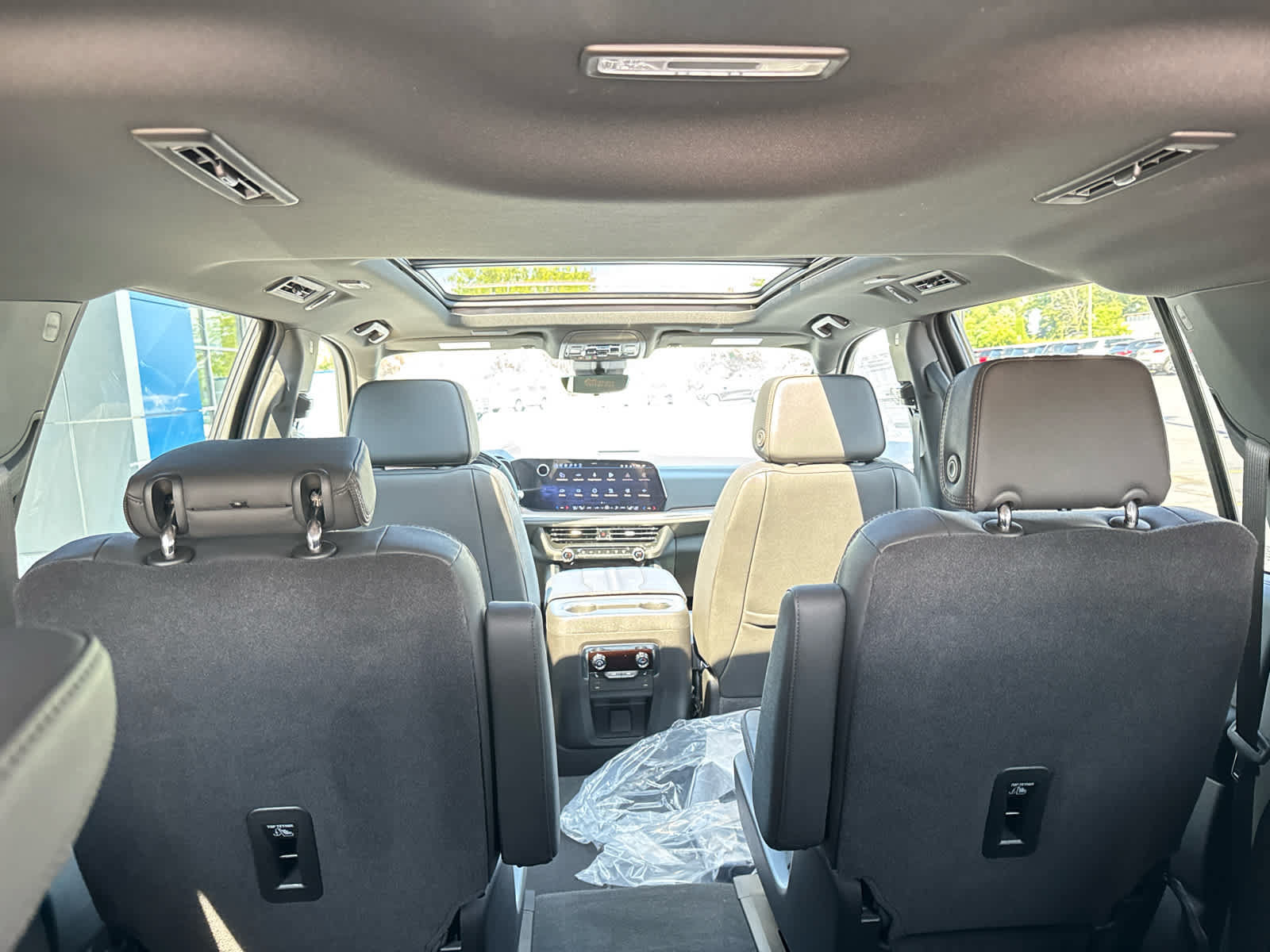New 2026 Chevrolet Suburban High Country AWD/4WD image 13