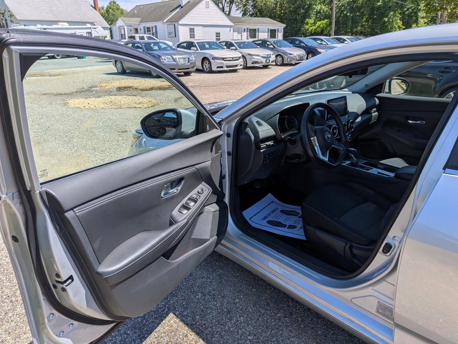 Used 2020 Nissan Sentra SV FWD image 15
