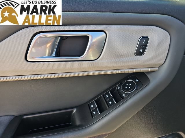 Used 2025 Ford Explorer Active AWD/4WD image 22