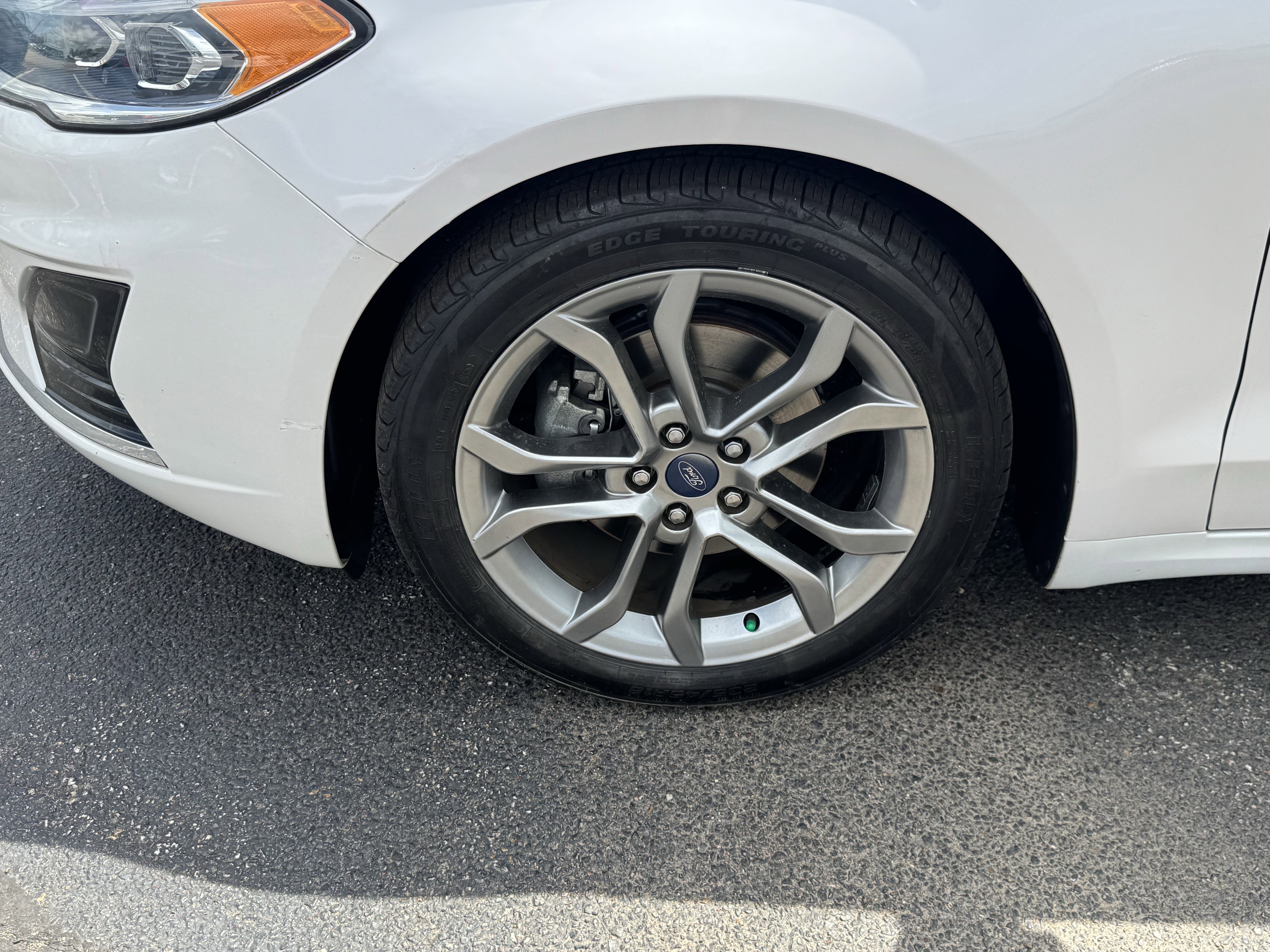 Used 2020 Ford Fusion SEL image 9