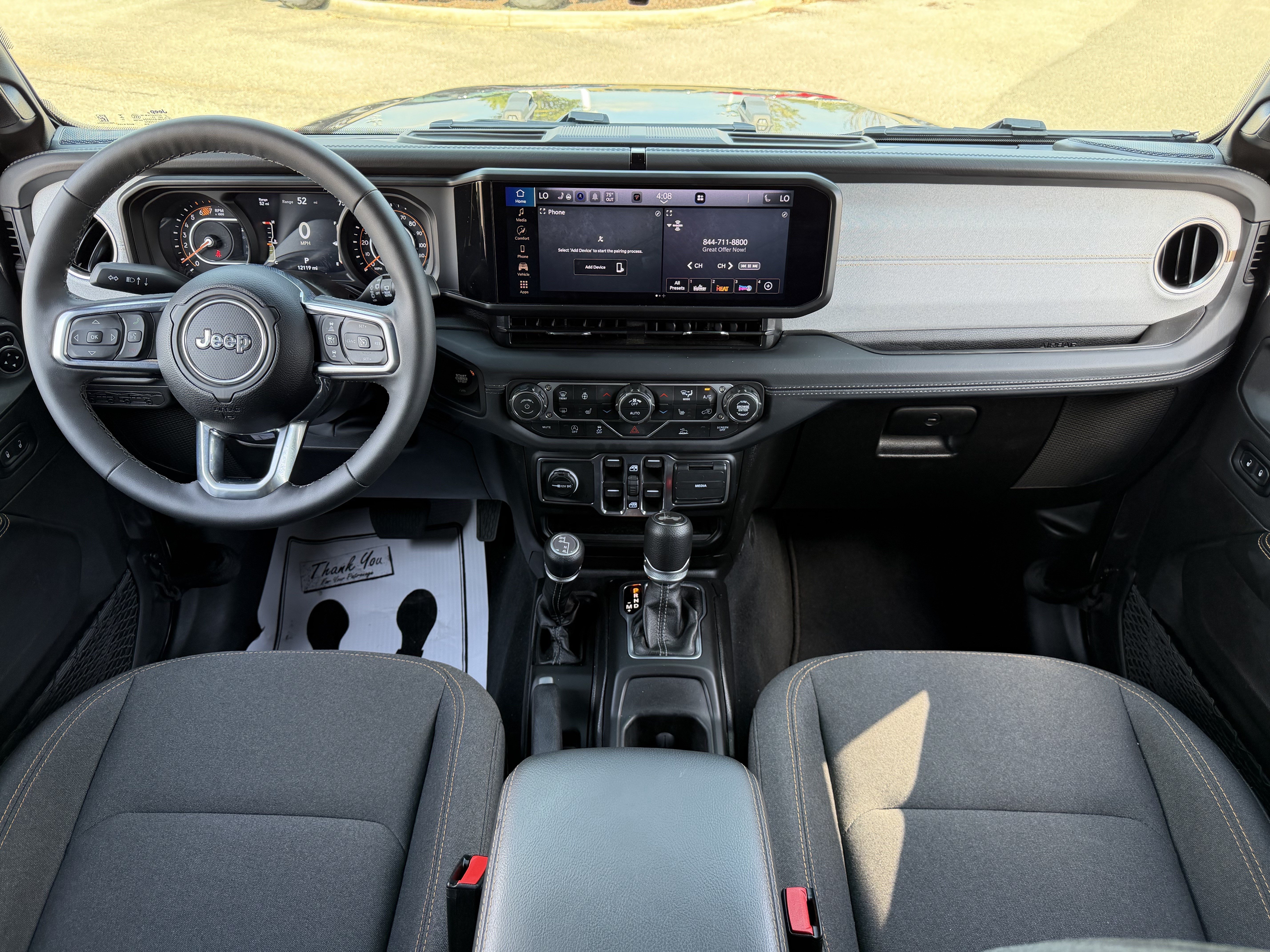 Used 2026 Jeep Wrangler Unlimited Sahara AWD/4WD image 31