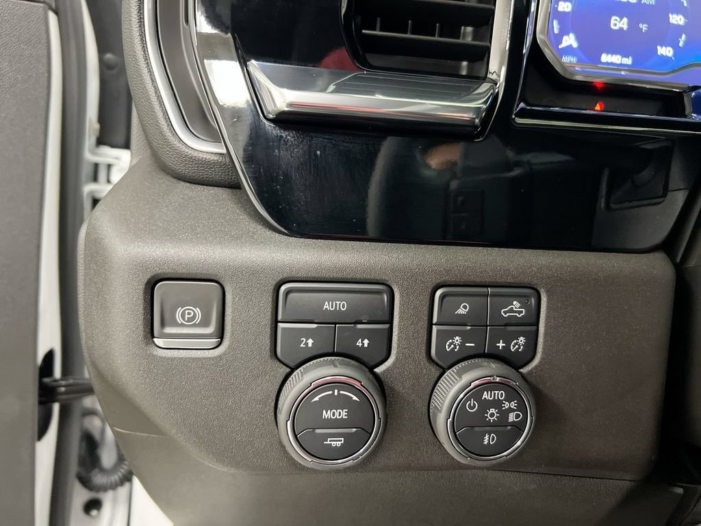 Used 2023 Chevrolet Silverado 1500 RST w/ Redline Edition AWD/4WD image 18