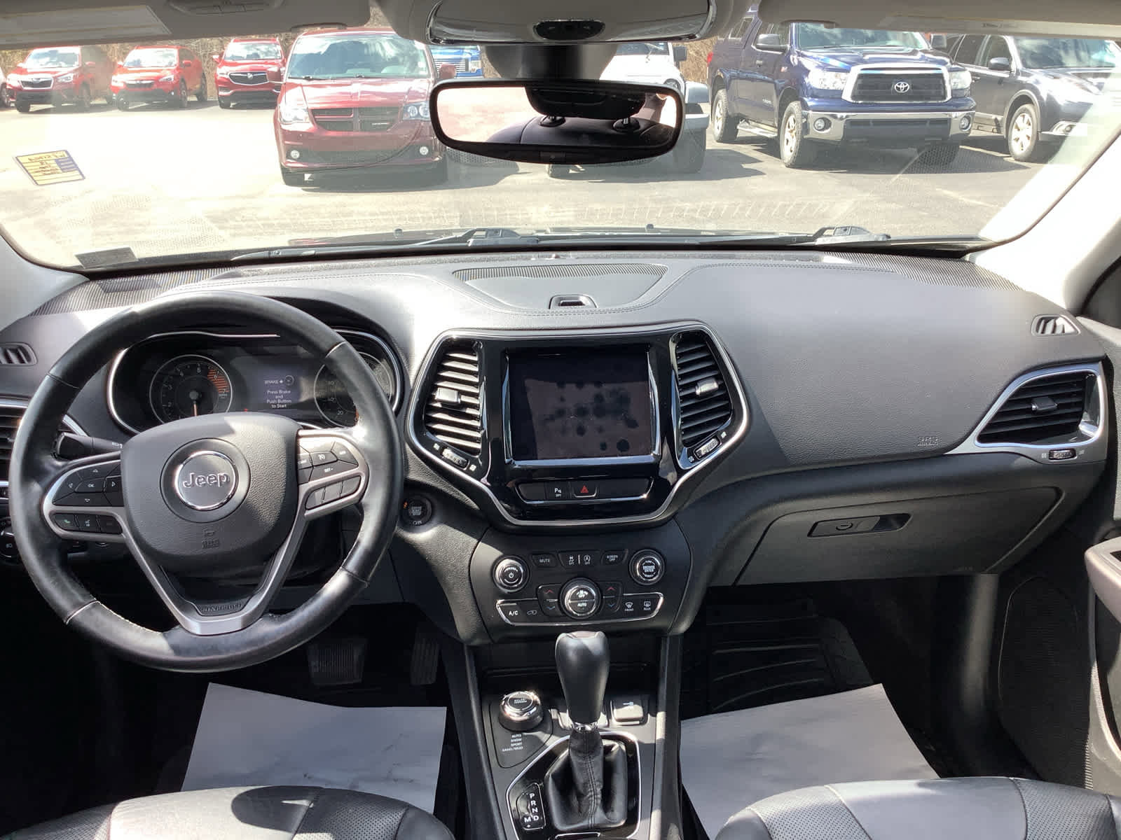 Used 2019 Jeep Cherokee Limited image 10