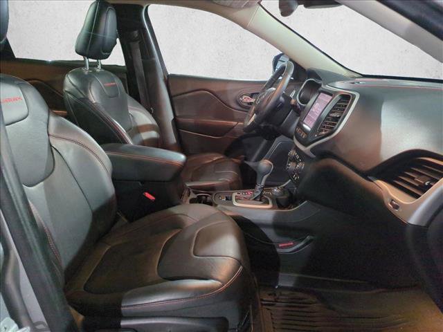 Used 2015 Jeep Cherokee Trailhawk w/ Comfort/Convenience Group image 26