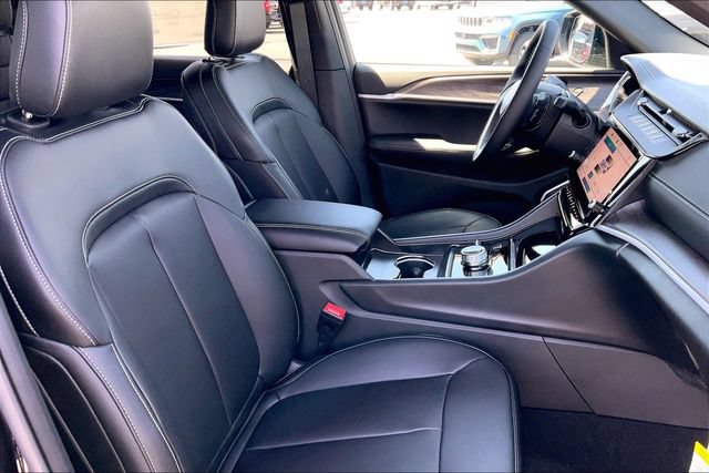 New 2026 Jeep Grand Cherokee L Limited w/ Limited Altitude Package AWD/4WD image 32