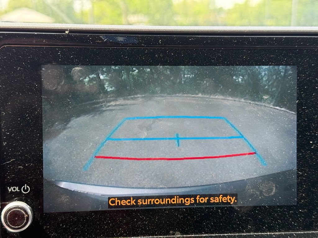 Certified 2023 Toyota Highlander LE FWD image 11