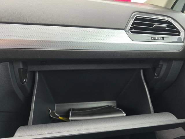 Used 2024 Volkswagen Tiguan S image 24