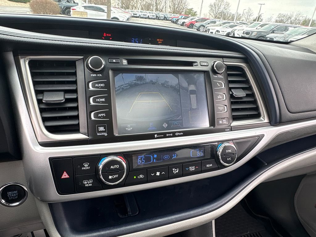 Used 2019 Toyota Highlander Limited Platinum image 25