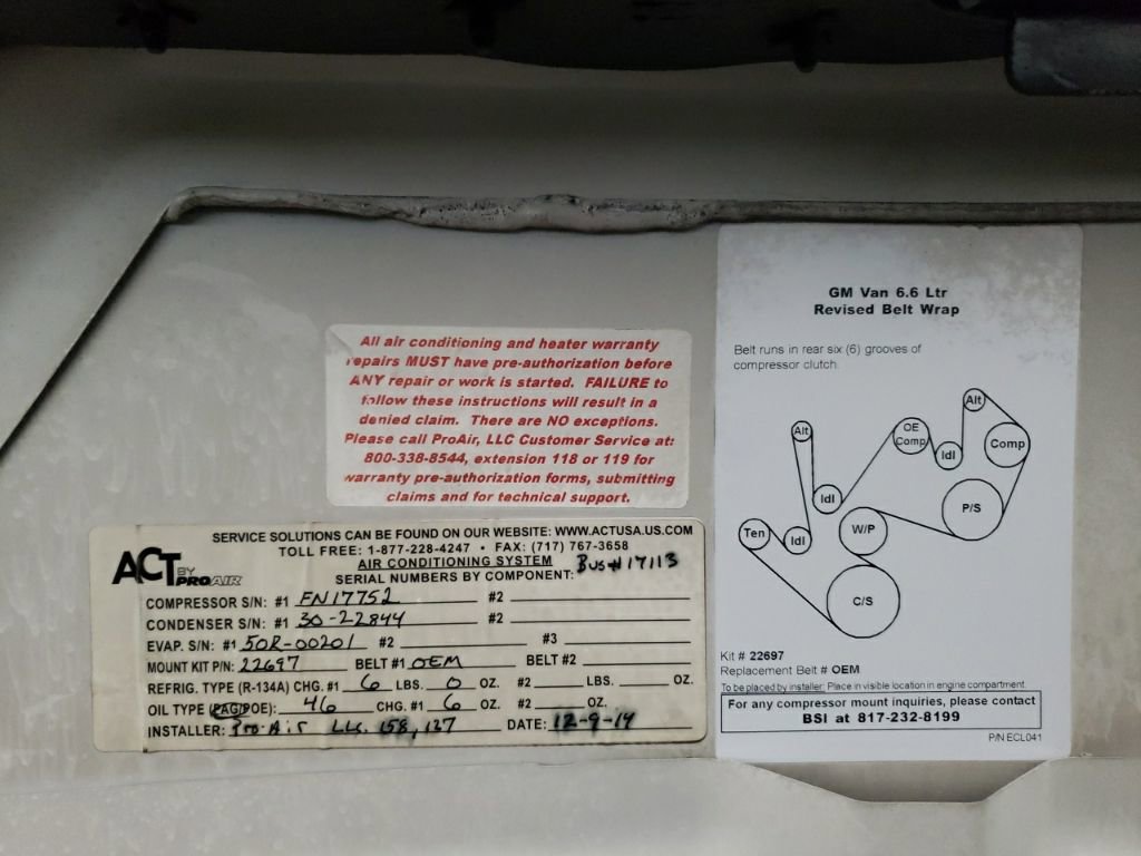 Used 2015 Chevrolet Express 4500 w/ Shuttle Bus Package RWD image 31